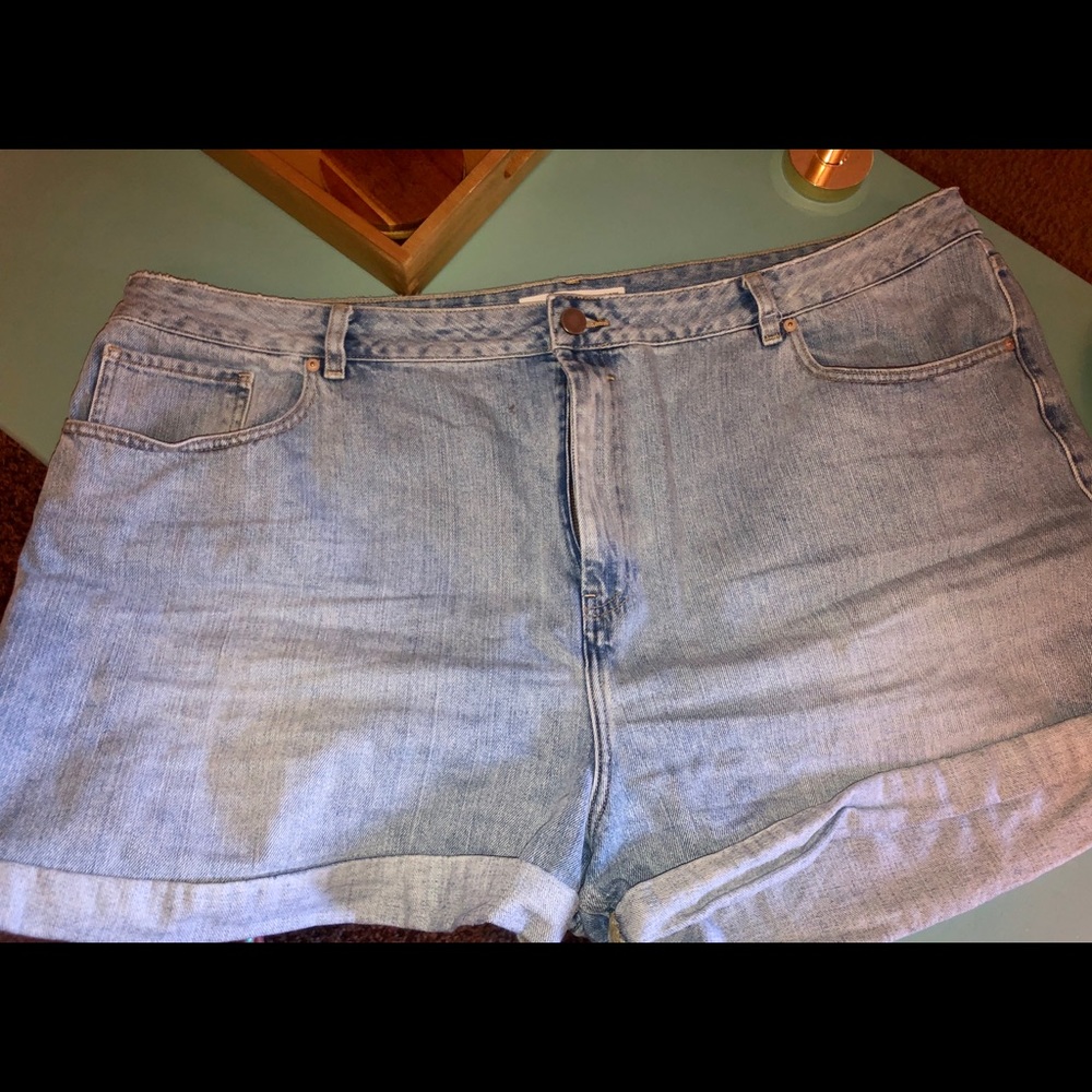 ASOS Curve shorts